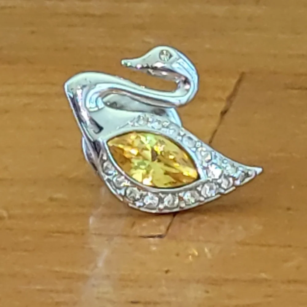 Vintage Swarovski SCS 2004 Anna Event Yellow Crystal Swan Tac Pin